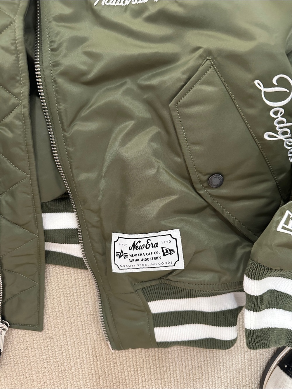 Los Angeles Dodgers Olive Green Patch Bomber Jacket medium new era - Picture 5 of 7